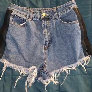 NEVER WORN BEFORE Forever 21 Denim Shorts